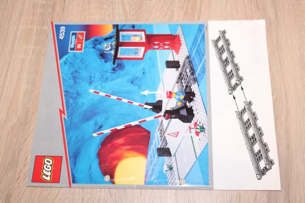 LEGO CITY TOWN TRAIN 4539 UNIQUE INSTRUCTIONS