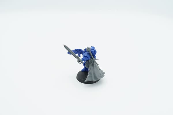 Warhammer 40k Space Marines Lieutenant – plastic miniatures conversion
