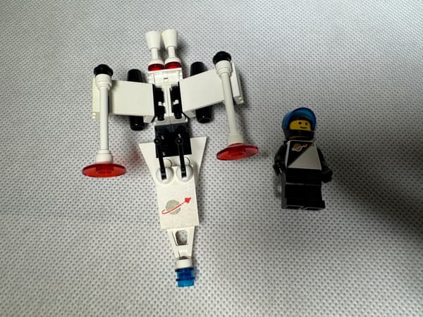 6810 LEGO Little Spaceship