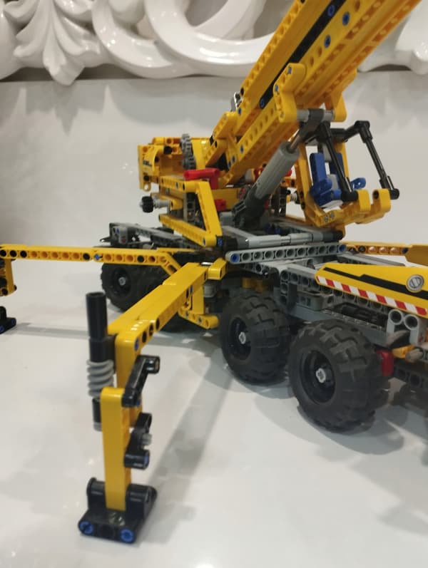 LEGO Technic Mobile Crane 8053 from 2010