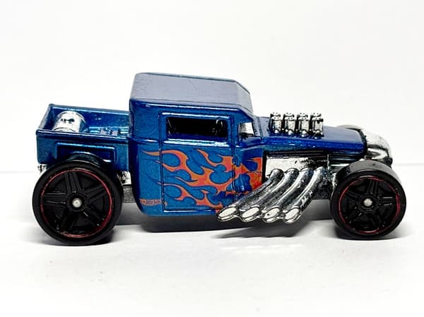 Hot Wheels car, 1 piece