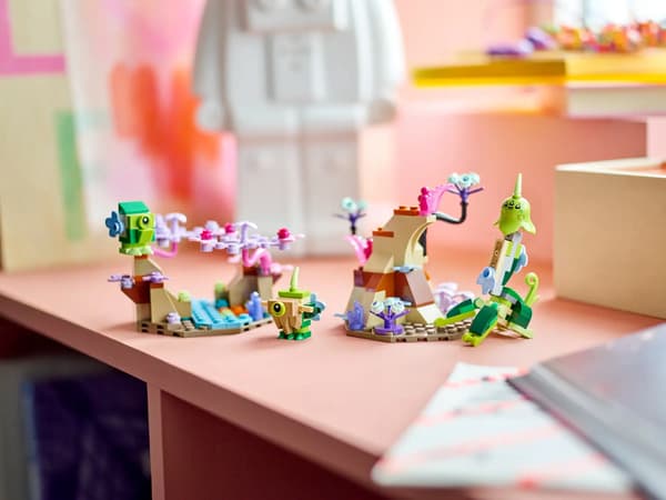 LEGO 40716 – The Aliens’ Natural Environment
