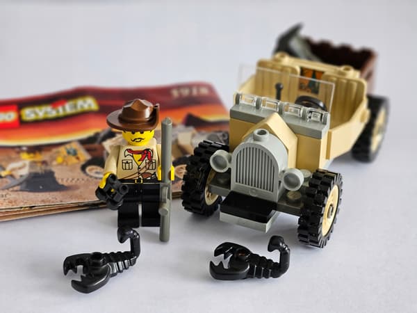 LEGO 5918 Adventurers – Desert Rover + Instructions
