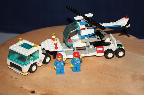 Lego Town 6336 Spaceport Rescue Team
