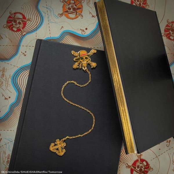 Bookmark with a chain and Luffy’s skull, One Piece