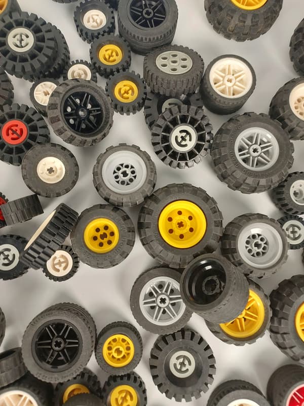 LEGO TECHNIC MIX – Wheels for Building Vehicles. Assorted, Genuine 0.5 kg