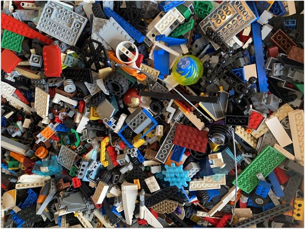 LEGO bricks, 1 kg by weight – Mixed Assortment: Original, second-hand LEGO bricks