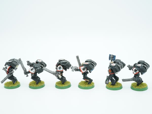 Warhammer 40k Space Marines Assault Squad – set of 6 plastic miniatures