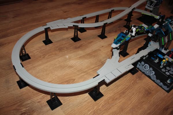 Lego Space 6991 Monorail Space Transport Base