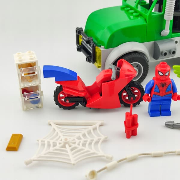 Second-hand LEGO Super Heroes – Vulture’s Van Heist – 76147