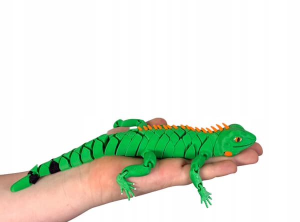Iguana 3D – a segmented, movable, flexible figurine, terrarium decoration