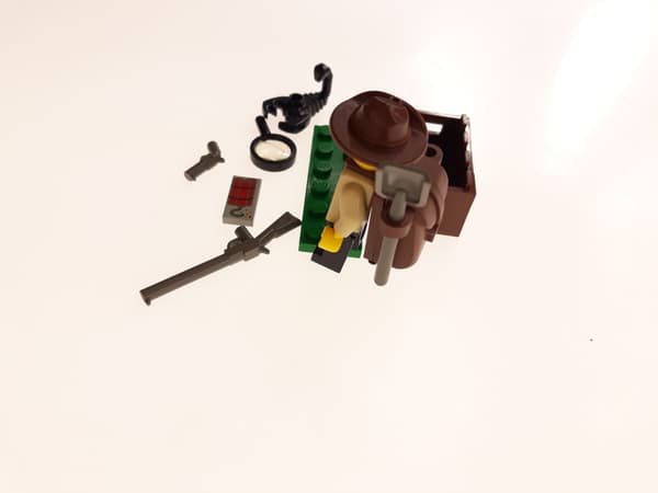 Lego Adventurers 5900 Adventurer – Johnny Thunder