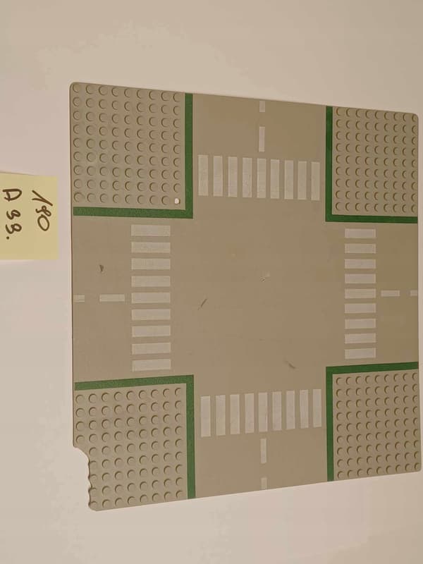190A33. LEGO thin building plate, 32x32, damaged 607