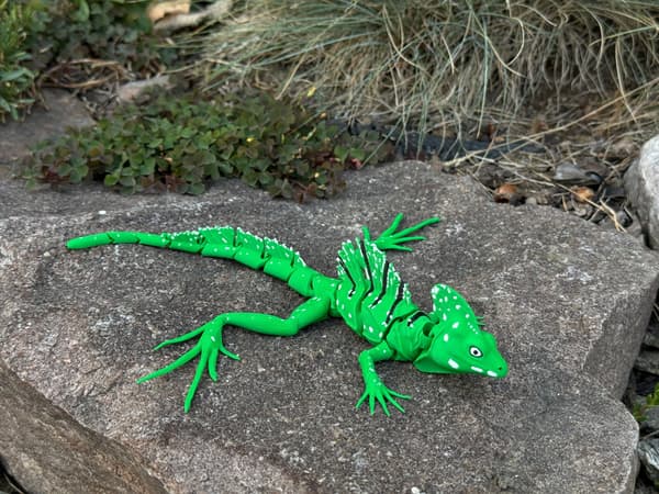 3D Flake-headed Basilisk – a detailed, movable figurine, terrarium decoration