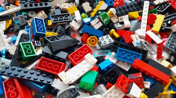 2kg LEGO brick mix – original 2000g – BIRTHDAY GIFT with 10 MINIFIGURES