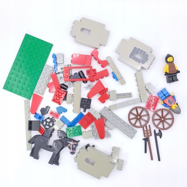 LEGO Castle 6040 Blacksmith’s Shop