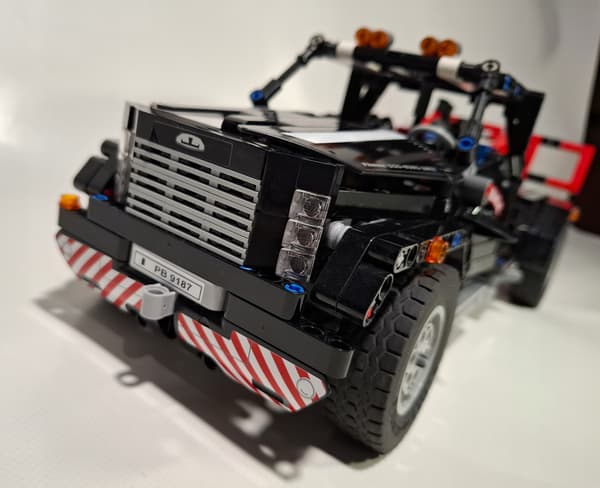 LEGO Technic: 9395 – Roadside Assistance Van