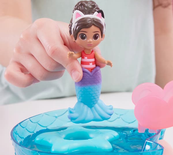 GABI’S CAT HOUSE – LARGE SET: POOL, 2 GABI MERMAID FIGURES + SLIDE