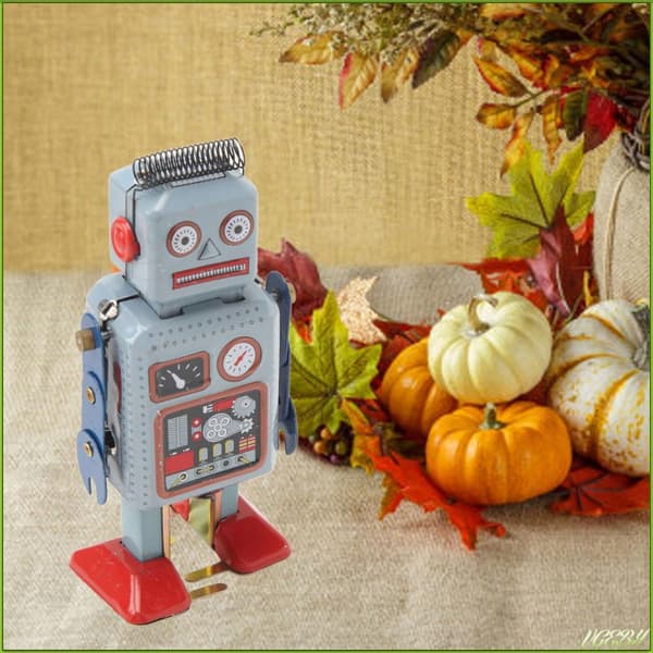 HAND-WINDING RETRO METAL WALKING ROBOT