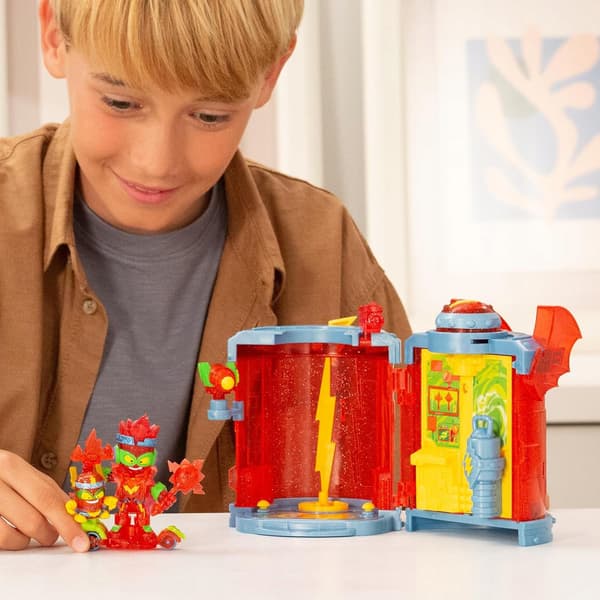 FURY STORM SECRET BASE SET WITH FIGURINES AND ACCESSORIES FOR CHILDREN