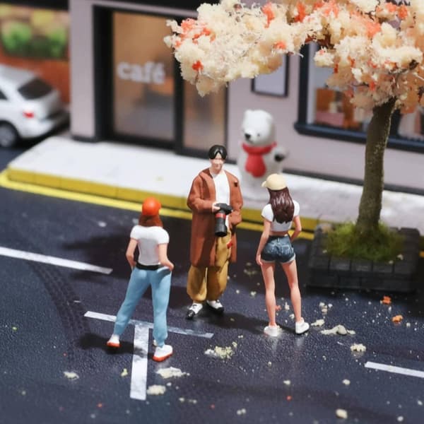 Compact resin collector’s figure Realistic exploration Doll set Mini toy