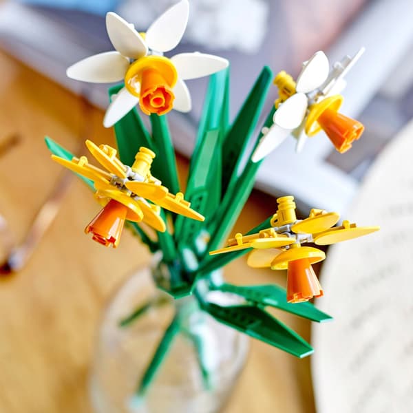 LEGO BOTANICALS 40747 Daffodils