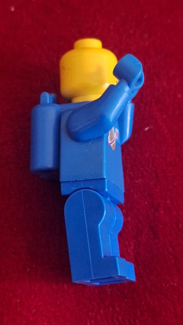 Lego 6827 Strata Scooter – Classic Space 1987 – 100% complete.