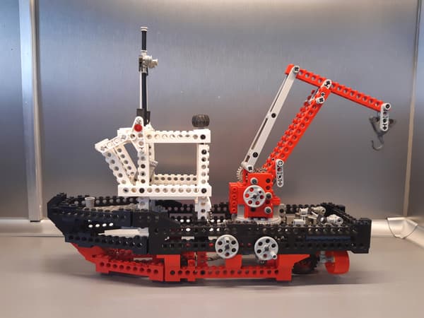 LEGO Technic 8839 SUPPLY SHIP
