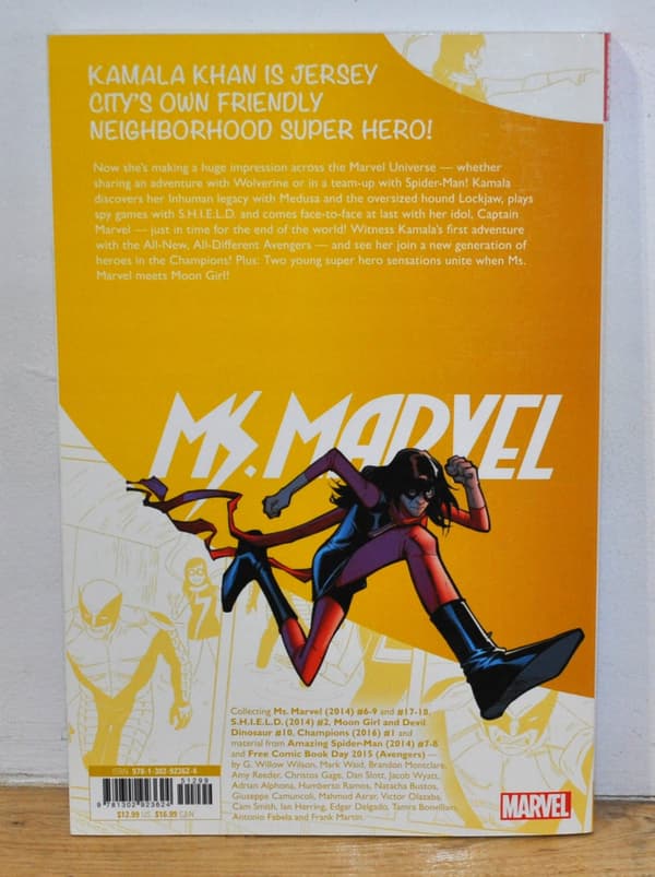 THE PERFECT MS. MARVEL MEETS THE MARVEL UNIVERSE SC ENGLISH