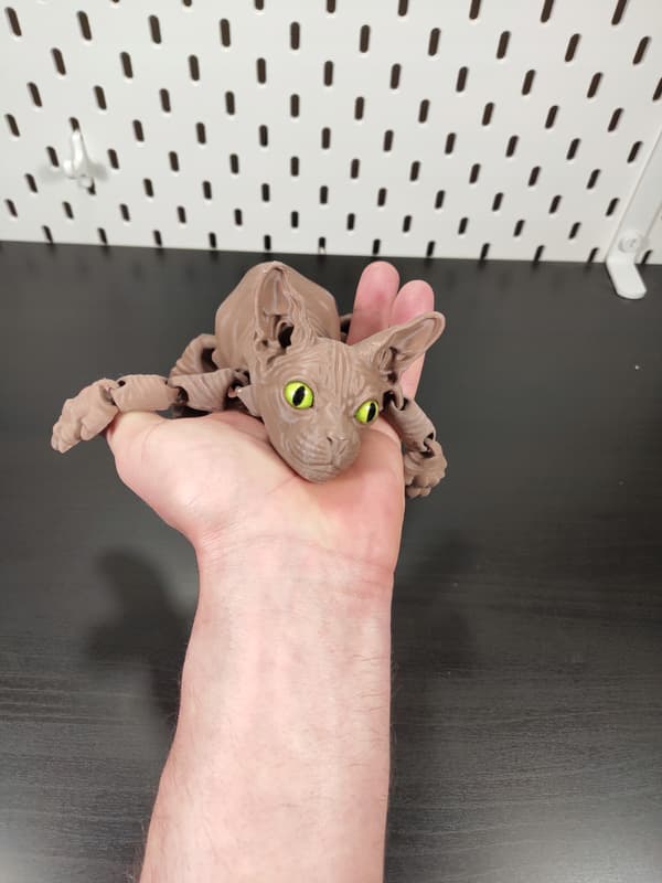 Figurine – 3D Sphinx Cat (Flexi, Brown with green eyes)