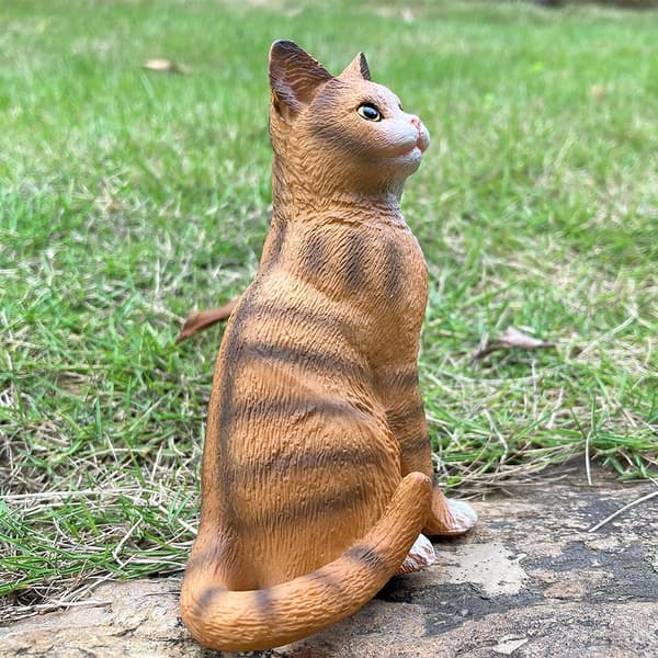 A PRECISE PLASTIC MODEL OF A CAT – A DECORATIVE ITEM AND EDUCATIONAL TOY