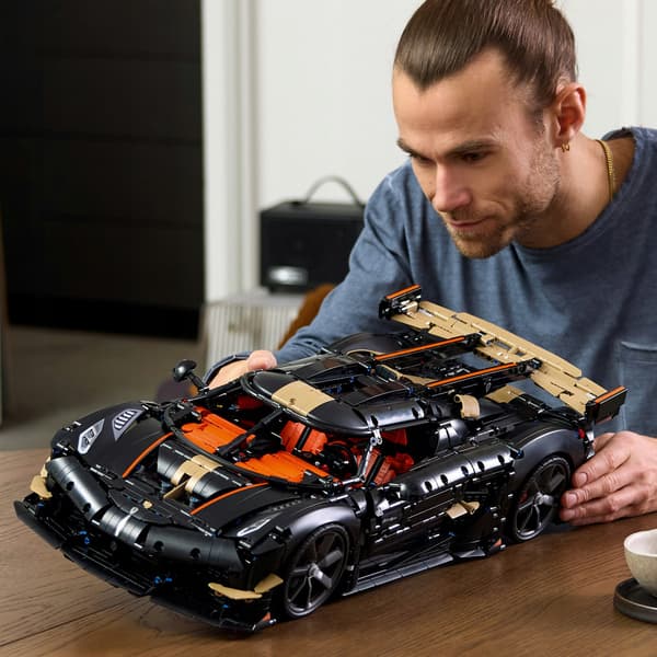 LEGO - TECHNIC - KOENIGSEGG SADAIR'S SPEAR MEGACAR - 42232