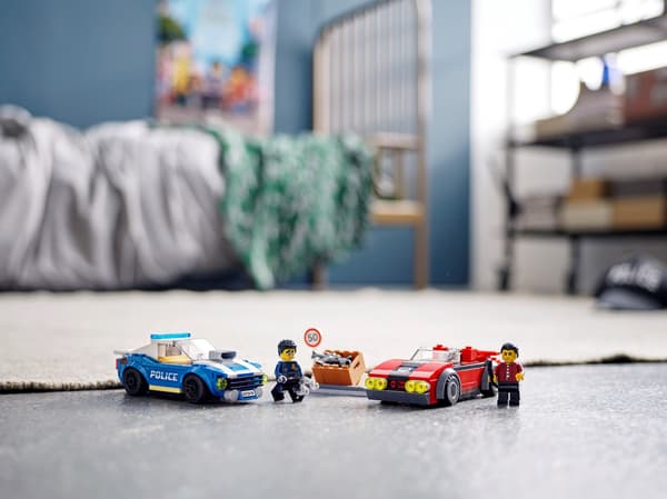 LEGO CITY 60242 HIGHWAY ARREST