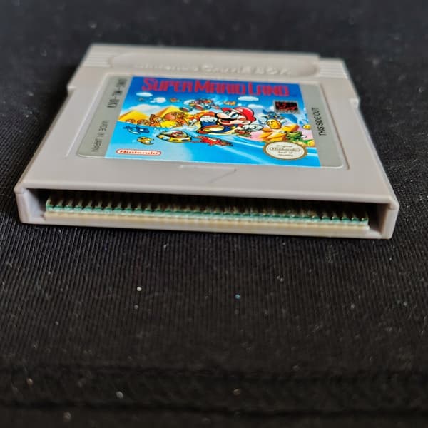 Nintendo Game Boy game: Super Mario Land