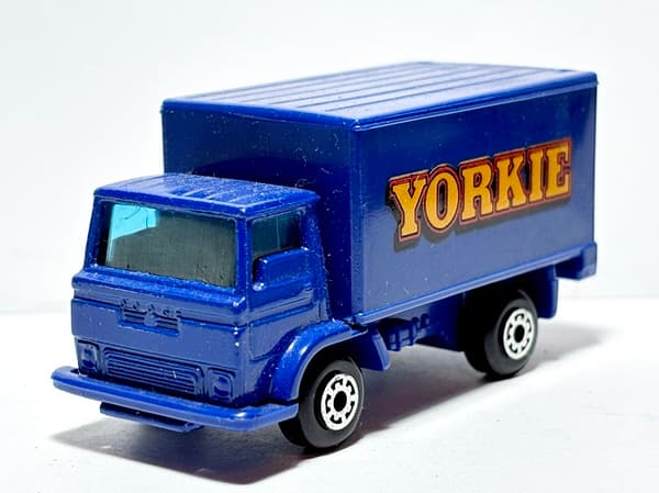 MATCHBOX – DODGE DELIVERY TRUCK (B8)