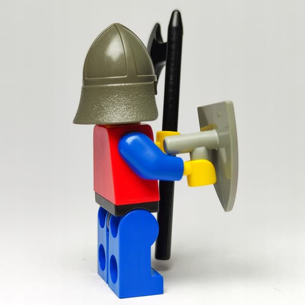 Lego Castle Knight Figure, Crusader with Axe (cas108) + shield + weapon