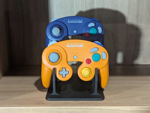 Gamecube controller stand – double