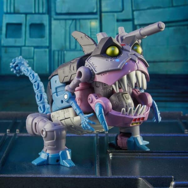 Hasbro Transformers GEN Deluxe GNAW