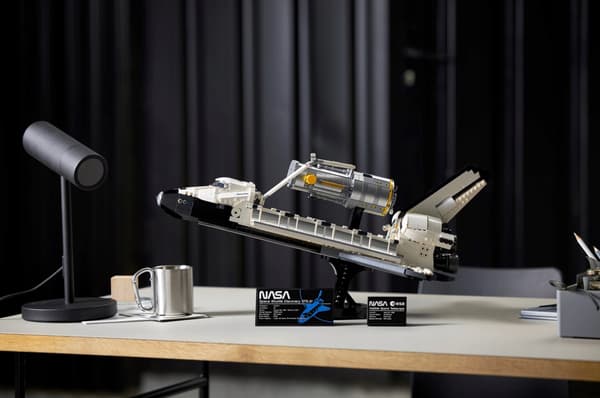 LEGO Building Set: NASA’s Discovery Space Shuttle