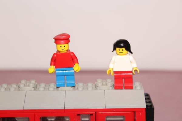 LEGO CITY TOWN TRAIN 7818 Passenger Carriage Set