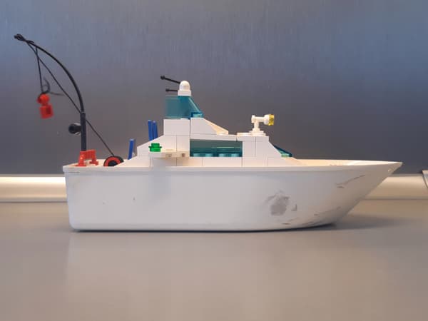 LEGO 4011 Cabin Cruiser (No. 2)