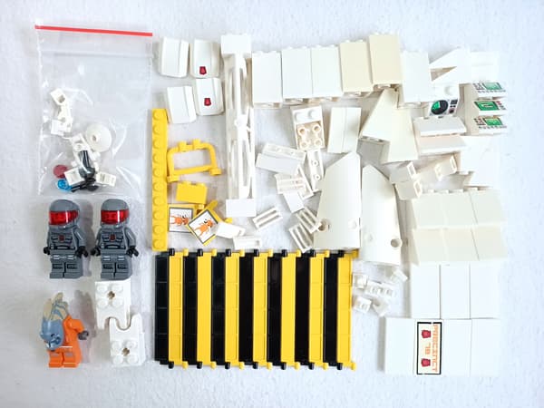 LEGO Space Police 5985 Central