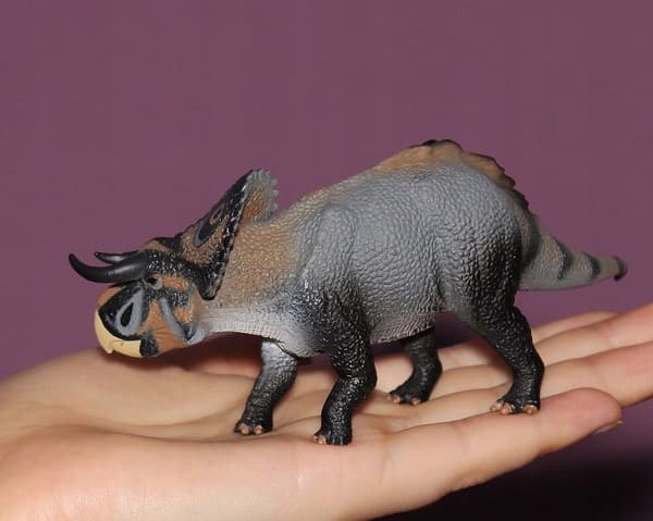 The Nasutoceratops titusi dinosaur