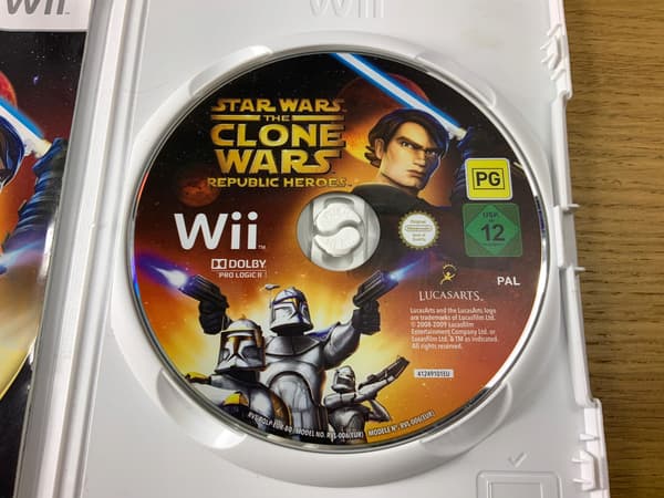 STAR WARS CLONE WARS disc in very good+ condition, with Wii instructions