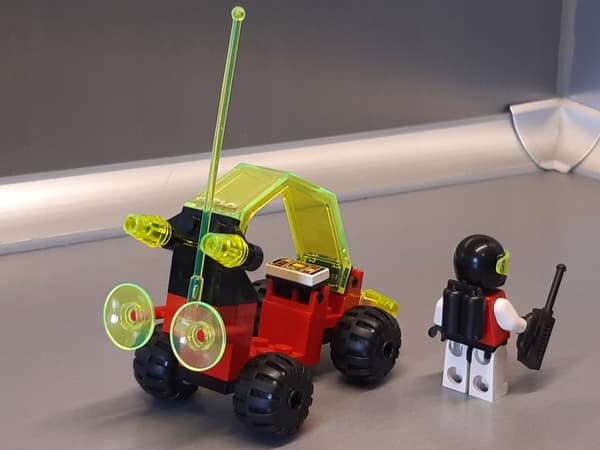 LEGO Space M:tron 6833 Beacon Tracer (No. 4)