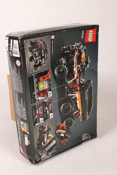 Lego Technic Off-Road Vehicle 42139 ((((dented box)))))