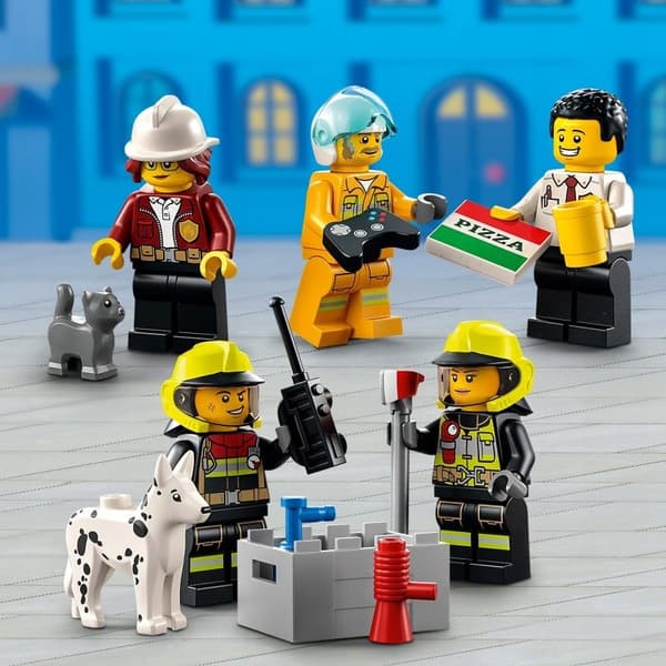 LEGO City 60320 Fire Station and Fire Engine – NEW