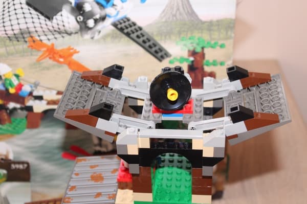 LEGO ADVENTURES 5987 BOX AND INSTRUCTIONS: Dino Research Compound