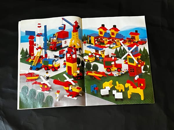 250 LEGO Ideas Book