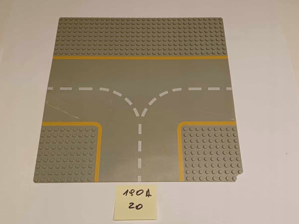 190A20. LEGO thin building plate, 32x32, damaged 607